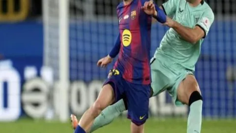 Gavaskar被指质疑印度军旗文字：板球传奇人物引发热议！